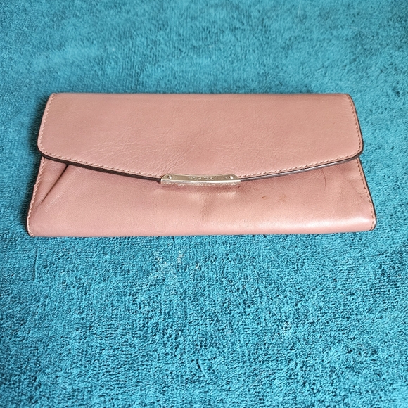 Coach Long Wallet In Flap Closure - Picture 1 of 9